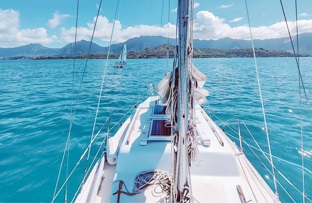 Cute 30' Sailboat with Yacht Club Access!