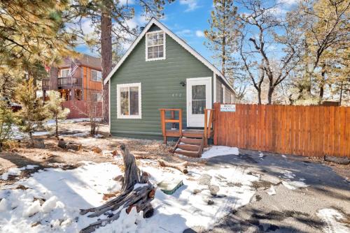 Cute and Cozy Cottage #2522