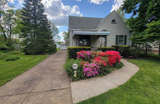 Cute, Cozy, Comfortable and Close to Everything Cleveland!