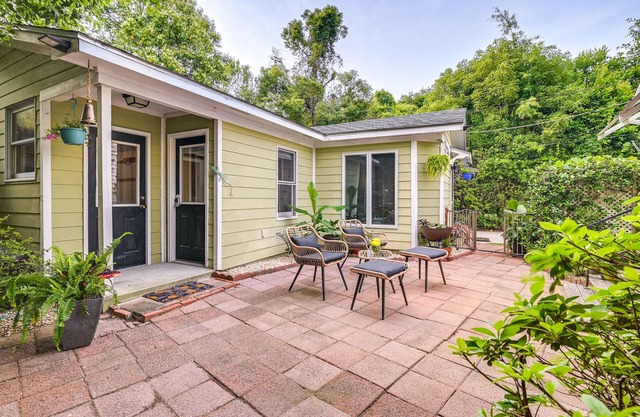Cute Georgetown Villa < 1 Mi to Historic District