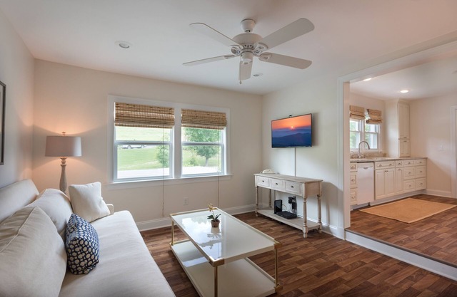 Cute Little Bungalow Close To Town With All The Amenities You Could Ask For