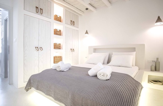 Cycladic elegant apartment with sea view