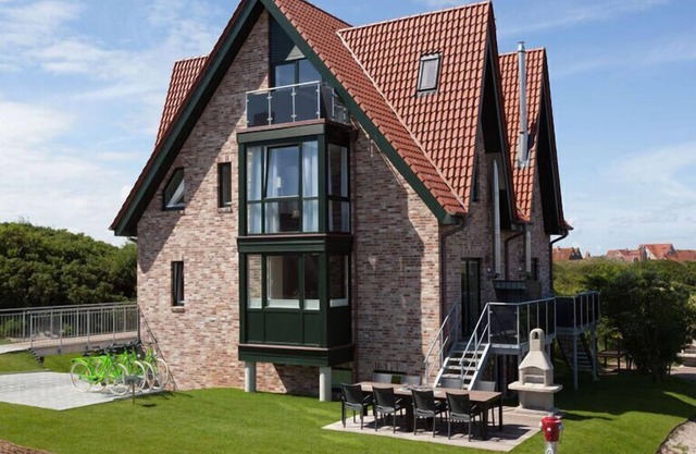 Dünenhuus West Modern retreat