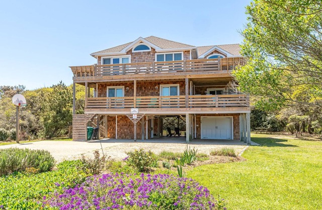 D0283 Duck Diamond, 125 Yards to Beach, Community Pool,Ocean Views