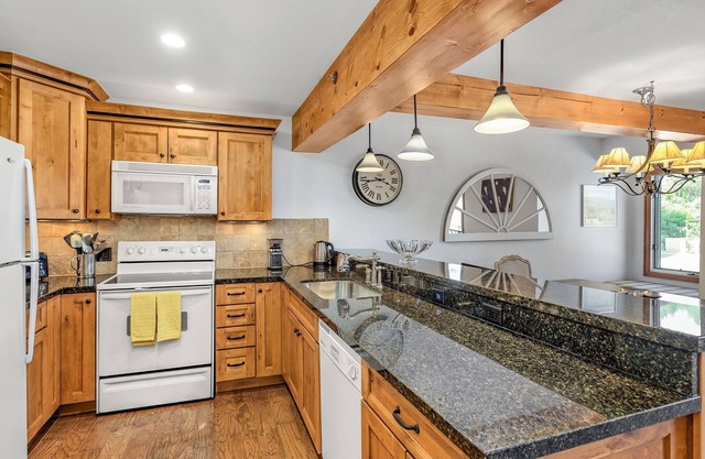 D2 Upper Woodbridge 2br Condo 2 Bedroom Condo by RedAwning