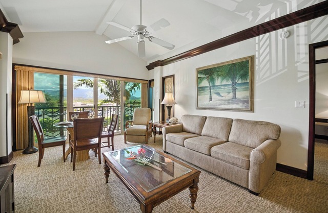D401 - Top Floor Mountain Views, Sleeps 6, AC, Pool, Water Slide & Great Value!