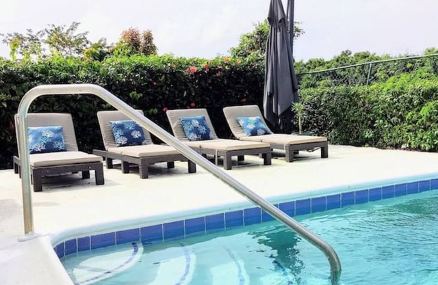 Da Casa a Casa pool house