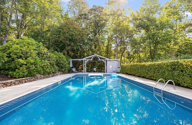 Daisy Farm | Pool, Hot Tub & Animals 🐴 + Biltmore Pass Near Asheville