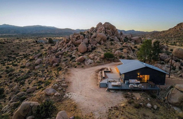 Dakota Haus: Panoramic Boulder Views