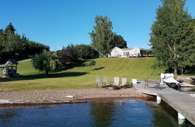 Daly Cottage Offers a Beach, Dock, Private Boat Ramp and is Pet Friendly!