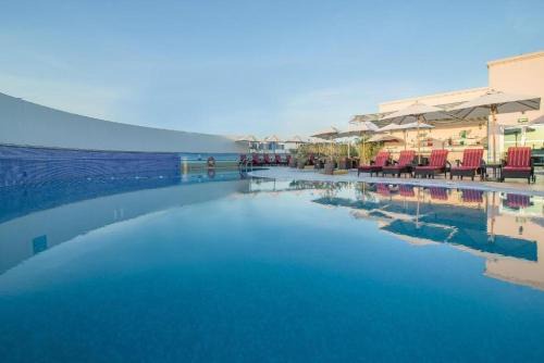 Dancenter Luxury Holiday International Dubai