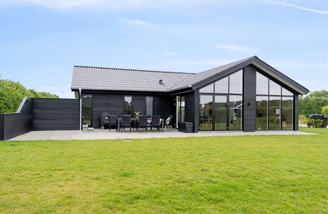 "Danika" - 650m from the sea by Interhome