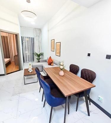 Daraqa - Modern 1BR Apartment in Peaceful Dubai Land
