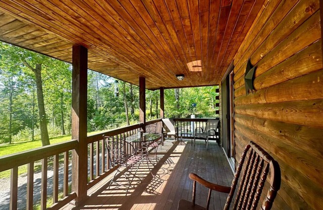 David Brown`s Mountain Retreat- 2bed/2bath -Cabin