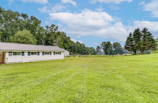 Dawsonville Apartment w/Covered Patio!