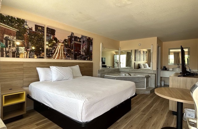 Days Inn by Wyndham Branson near Theatre District