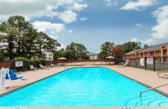 Days Inn by Wyndham Columbia