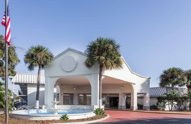 Days Inn by Wyndham St. Petersburg/Tampa Bay Area
