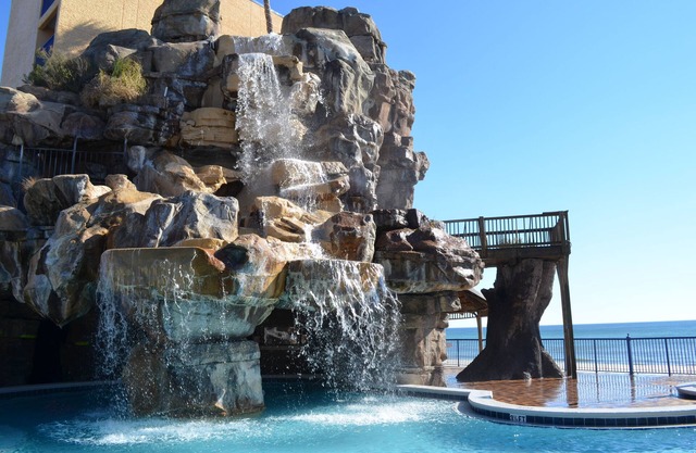 Days Inn by Wyndham Panama City Beach/Beachfront Resort