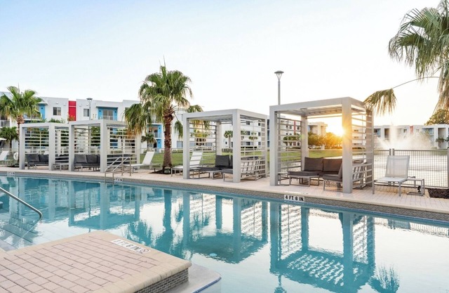 Daytona 3BR Getaway Pool, Gym, Pet Friendly