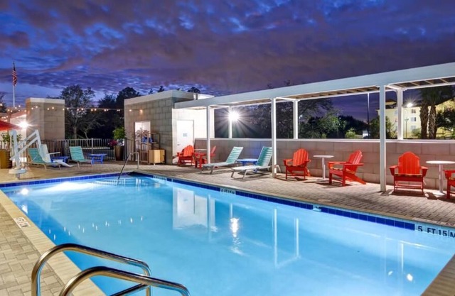 Daytona Beach Getaway Trip! w/ Pool, Steps to Southeast Museum of Photography