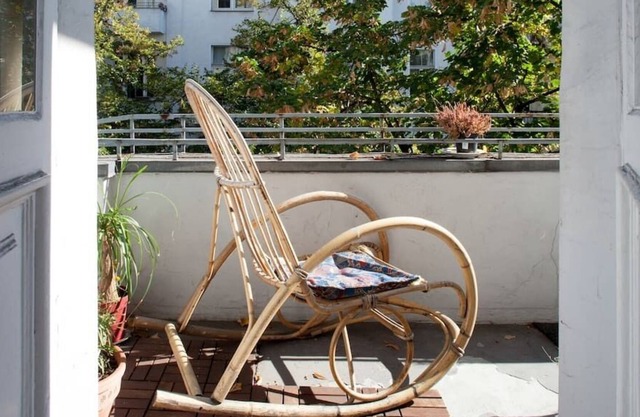 Beautiful studio old style apartment