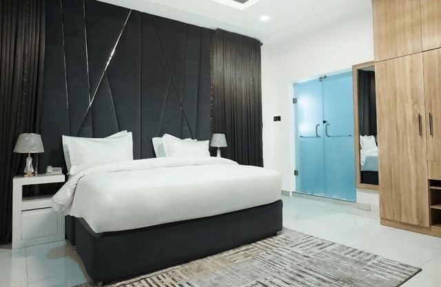 De-Rossi Hotel And Suites