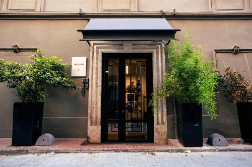DeCamondo Residence