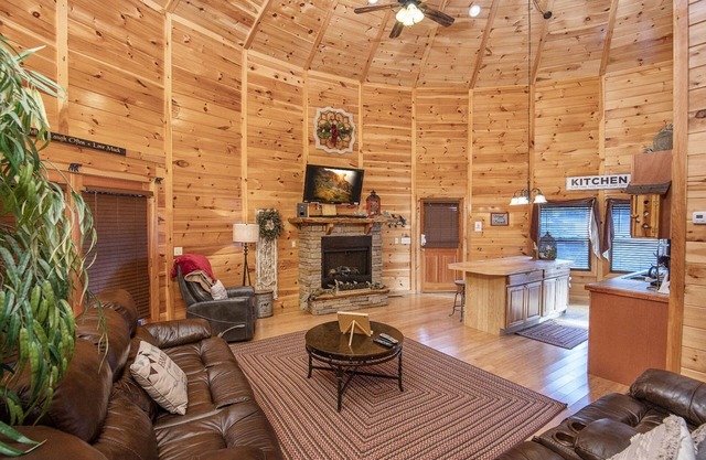 Declan's View - Cozy 1 bedroom with Game room and Great Mountain Views! 1 Cabin by RedAwning