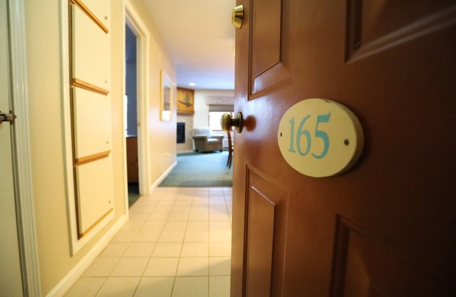 Deer Park Condo close to Loon Mountain and Cannon Ski Areas (DP165D)