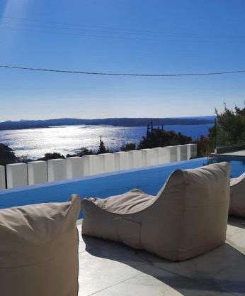 Dekaoxto luxury villa