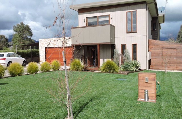 Delatite River, Mt Buller Road Merrijig 3-night stay for a group of 8 people.