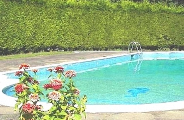 Delightful Holiday Cottage Close to Eastbourne in the grounds of a manor house