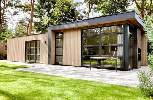 Delightful luxury 2-bedroom holiday home in nature