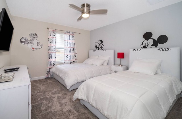 Delightful Townhouse 4Beds/3Bath/Pool/18Min From Disney