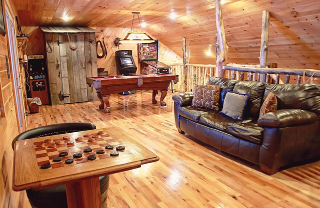 Deluxe 2 Bedroom Log Cabin