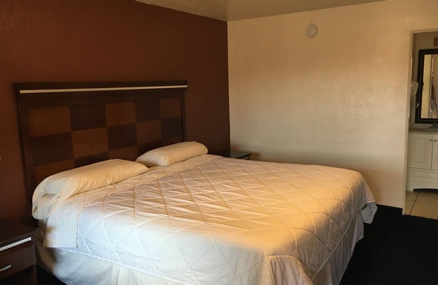 Deluxe Inn Of Roswell