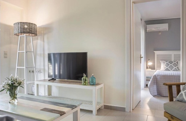 Deluxe Kefalonia Apartment 1 Bedroom Apartment Thalassa Tranquil Location & Access To Pool Karavomilos