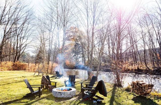 Deluxe Riverside King w/Patio | Tälta Lodge, a Bluebird by Lark | River Access
