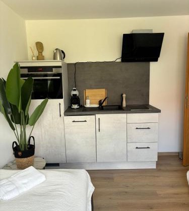 Deluxe Studio Bella