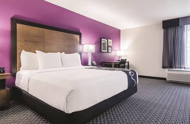 Deluxe Suite with King Bed at La Quinta Inn: Free Breakfast & Near Beach