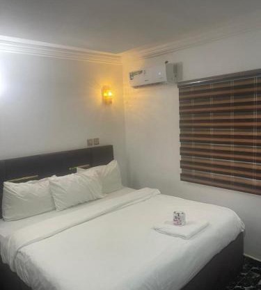 Demayafolo suite