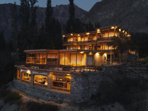 Dera Lamsa Resort Shigar