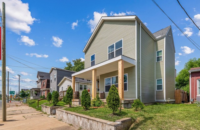 Derby - Bourbon Trail 4BR Pool Table Villa