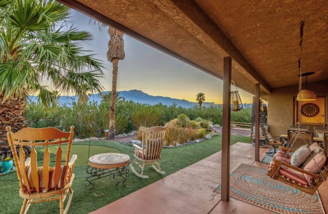 Desert Bungalow near Joshua Tree and Palm Springs