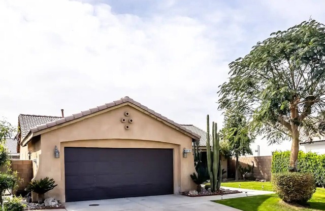 Desert Estrella Retreat: 3BD, 2 Bath, Pet Friendlynn