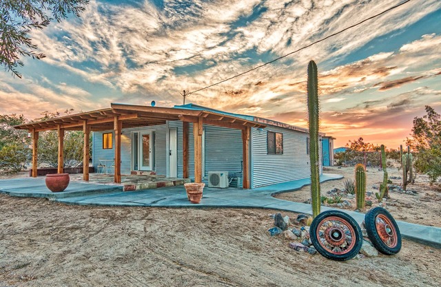 Desert Heights Compound | 3 separate living spaces located near JTNP