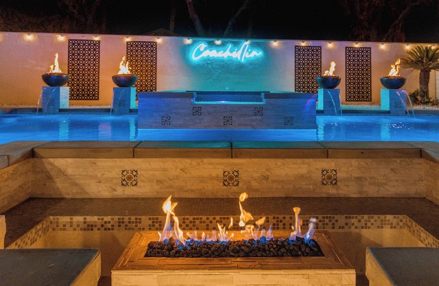 Desert Paradise: 6 King Bed, Resort Pool & Game