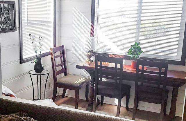 Desert Skies 2 BRs/2 Qn beds/1 bath with great views