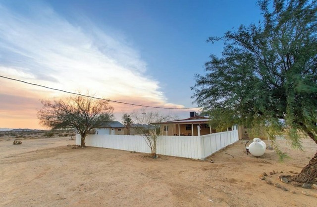 DesertGem 5Acres Arcade Pool Spa KingBed Game Room